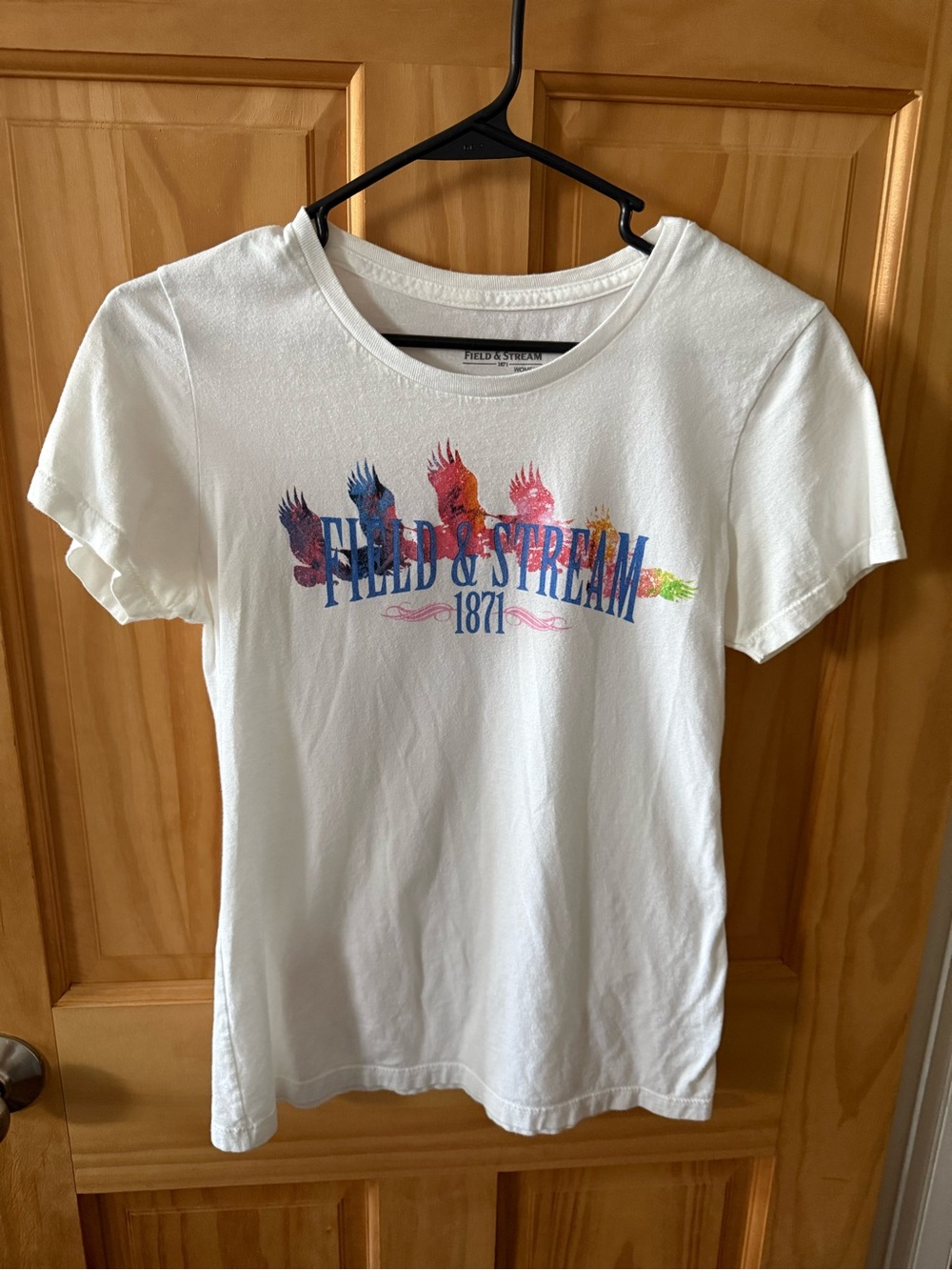 Like New, Womenโs Size Medium Field & Stream T-Shirt
